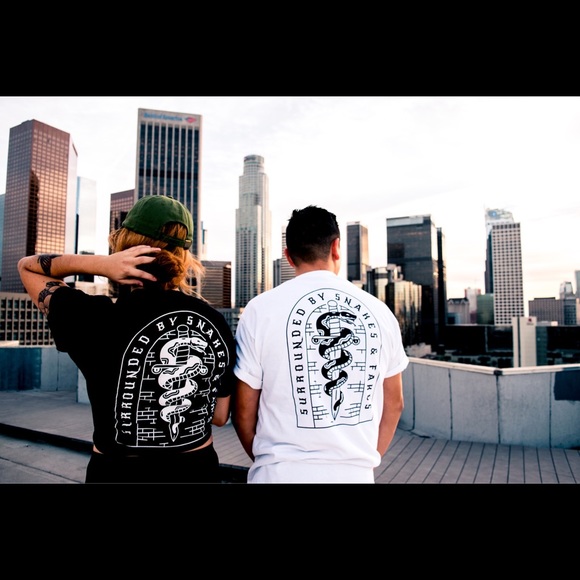 SNAKES & FAKES TEE - Picture 2 of 5